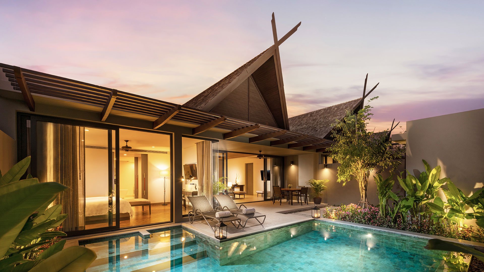 2020-one-bedroom-pool-villa-pool-01-1920x1080.jpg