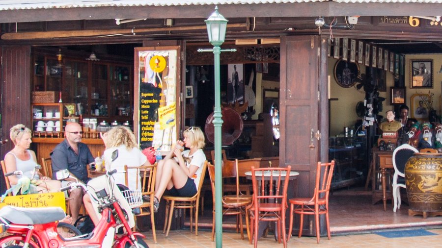 Hua Hin Cafe wagtail.jpg